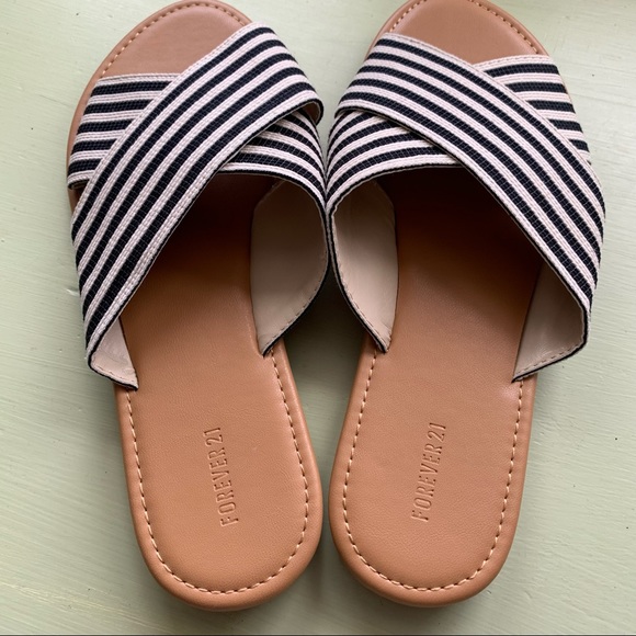 Brand new black & white sandals - Picture 3 of 4